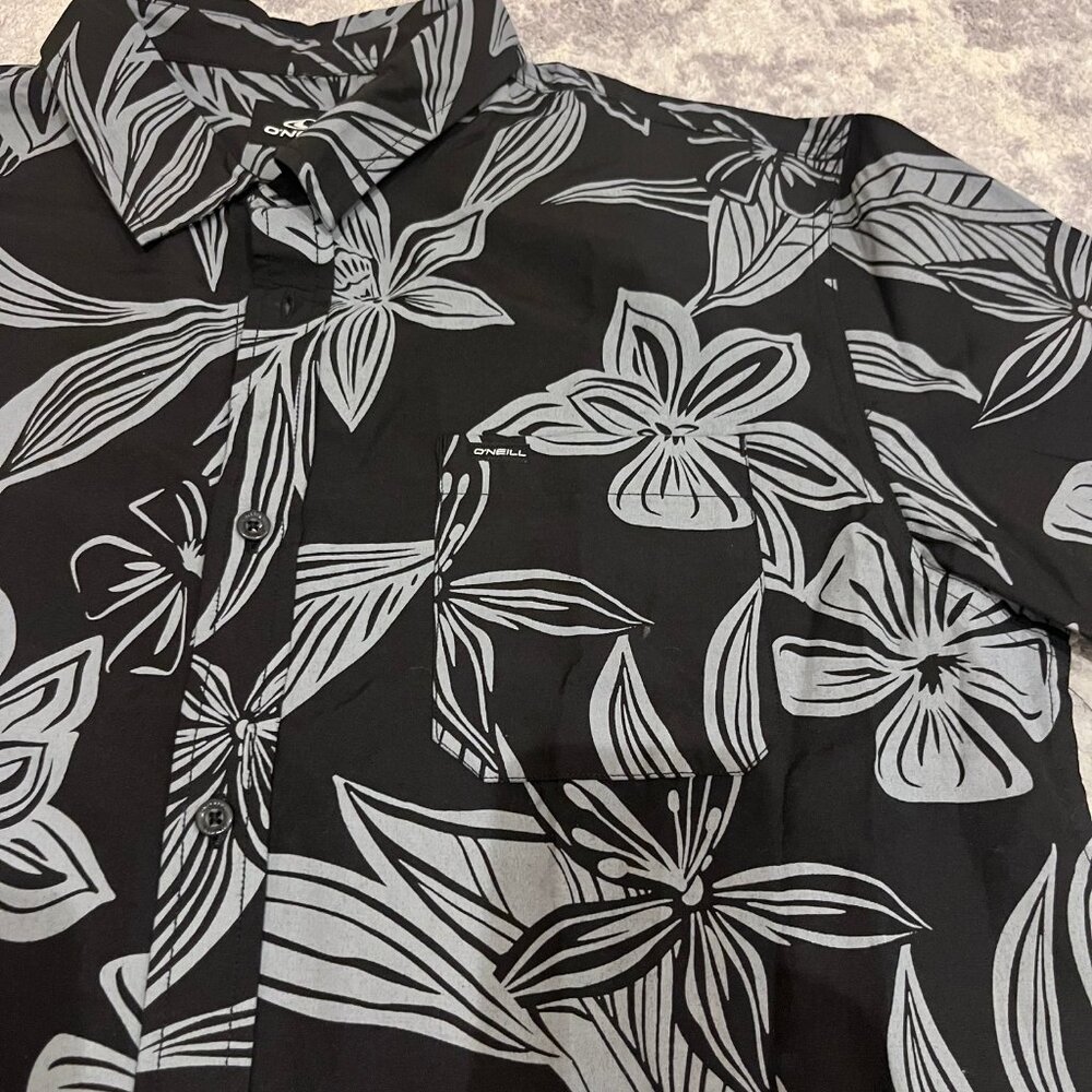 O'Neill Shirt Large Black with Gray design Standard Fit